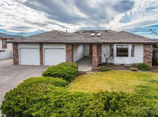2151 NW Canyon Dr, Redmond, OR 97756