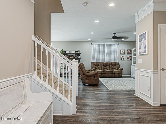 5th image of 277 Saint Regis Dr
