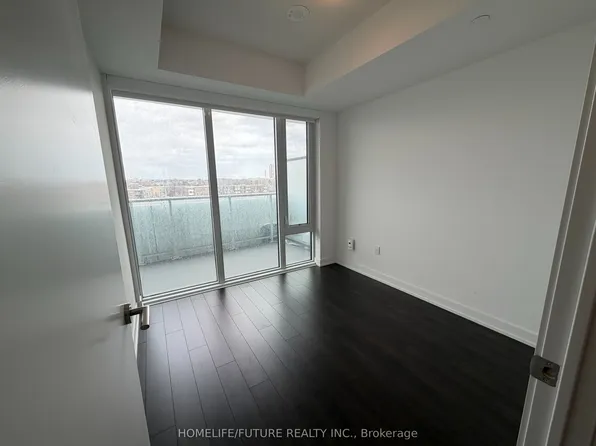 50 Oneill Rd #311, Toronto, ON M3C 0H1