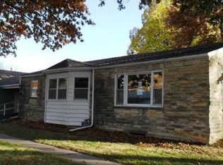 1622 Valley Ave, Falls City, NE 68355