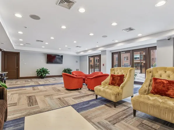 22 Avenue At Port Imperial image 7 of 34