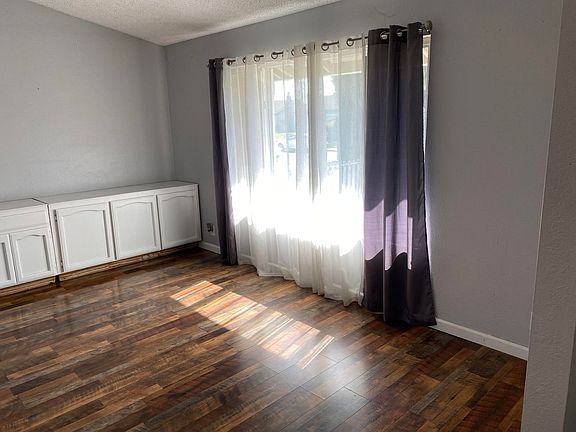 3rd image of 1014 Prairie Dr