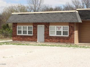 9035B Gateway Dr, Neosho, MO 64850