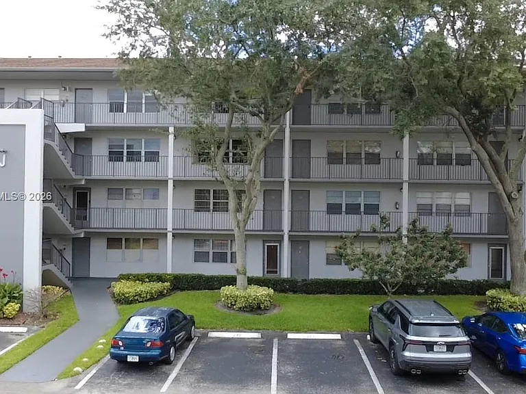 101 SW 132nd Way #404J — Photo 2