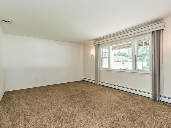 5th image of 430 Everdell Ave