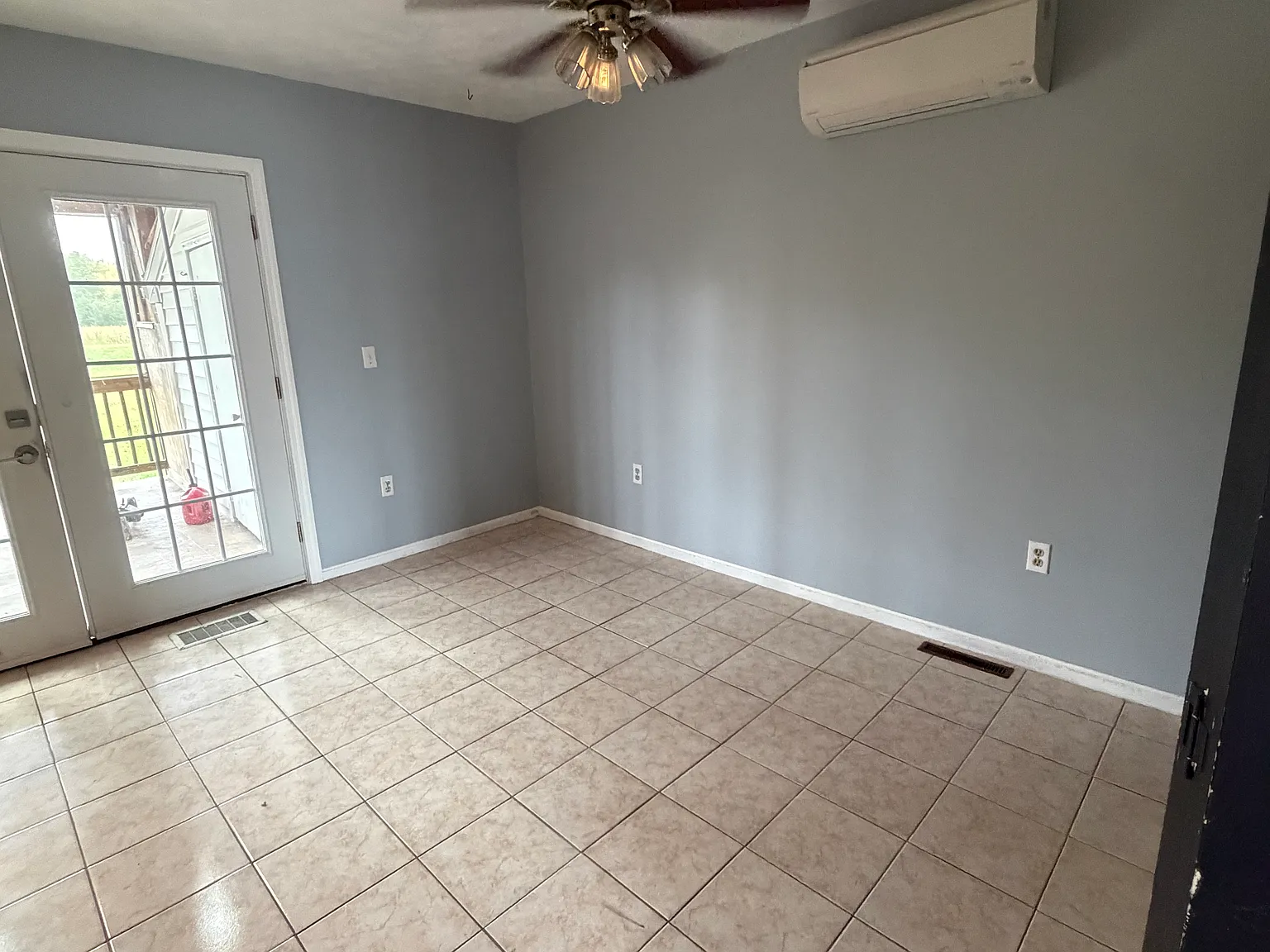 3 bed, 1.5 bath, 1280 sqft, $1,650 — Photo 3