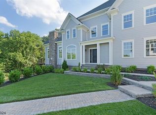 44 Park View Dr, Warren, NJ 07059