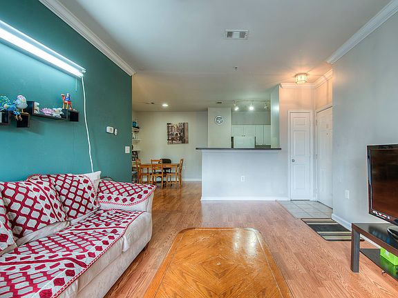 5th image of 11325 Aristotle Dr APT 202