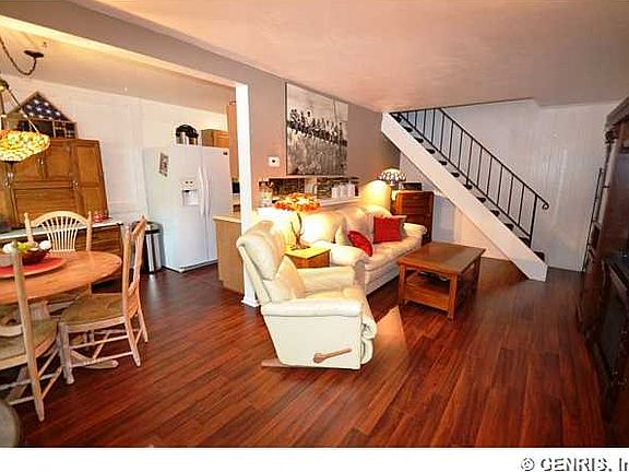 3rd image of 4 Eagle Ln
