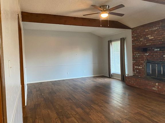 4th image of 1710 Cliffside Dr