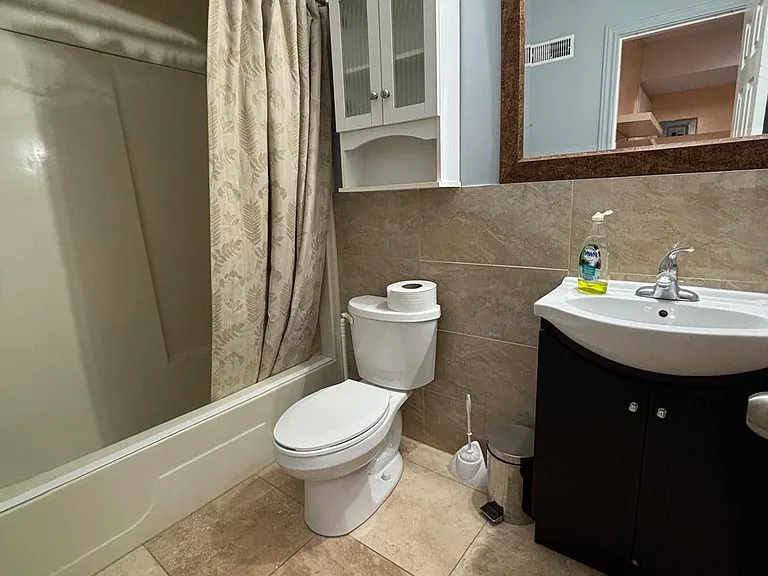 2828 Danforth Ave #2 — Photo 5