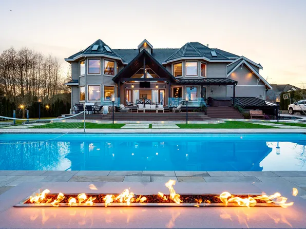 3472 164a St, Surrey, BC V3Z 0M1