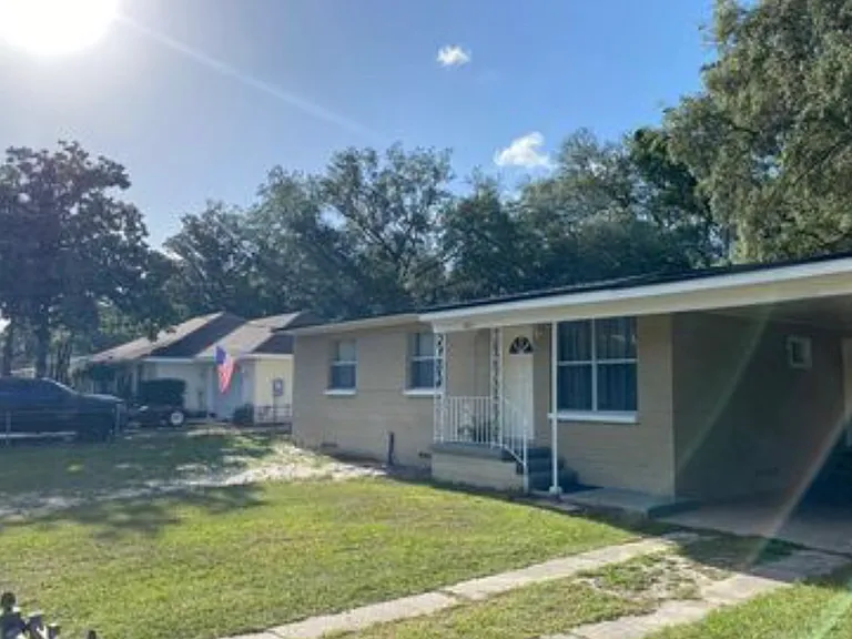 4819 Homecrest Cir — Photo 1