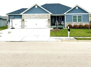 1155 Parklawn Ct, Troy, OH