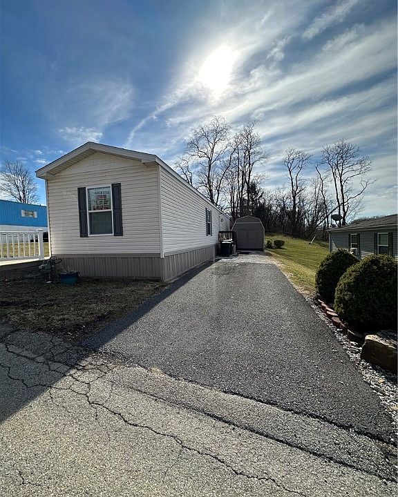 2nd image of 9 Hilltop Dr