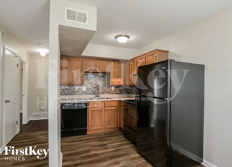 455 Down Hill Dr — Photo 5
