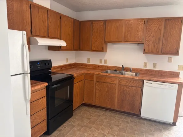 5876 Mebane Ave APT 5, Dublin, VA 24084