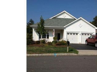 9 Temple Ct, Pennington, NJ 08534