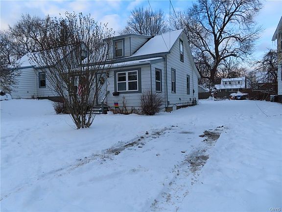 3rd image of 202 Garden City Dr