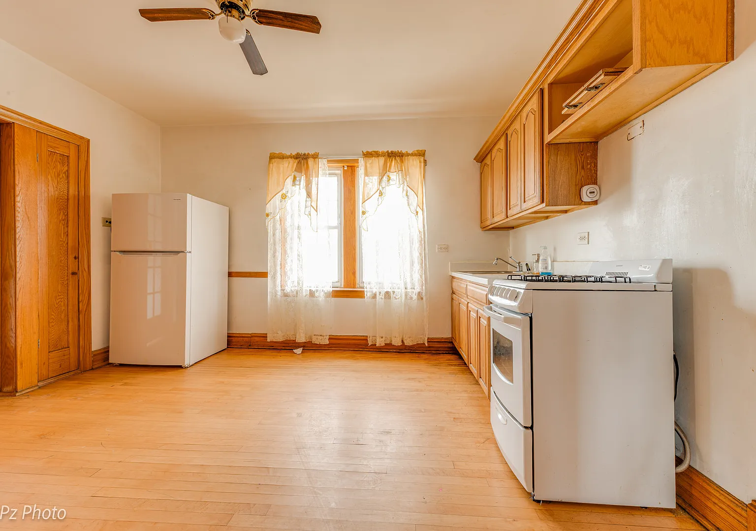 3 bed, 1300 sqft, $1,600 — Photo 3