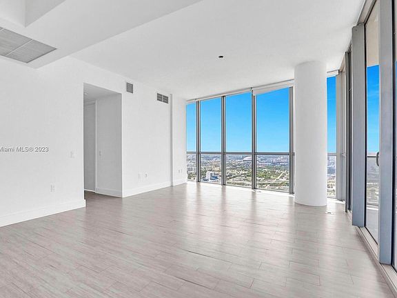 4th image of 1100 Biscayne Blvd Unit 5307