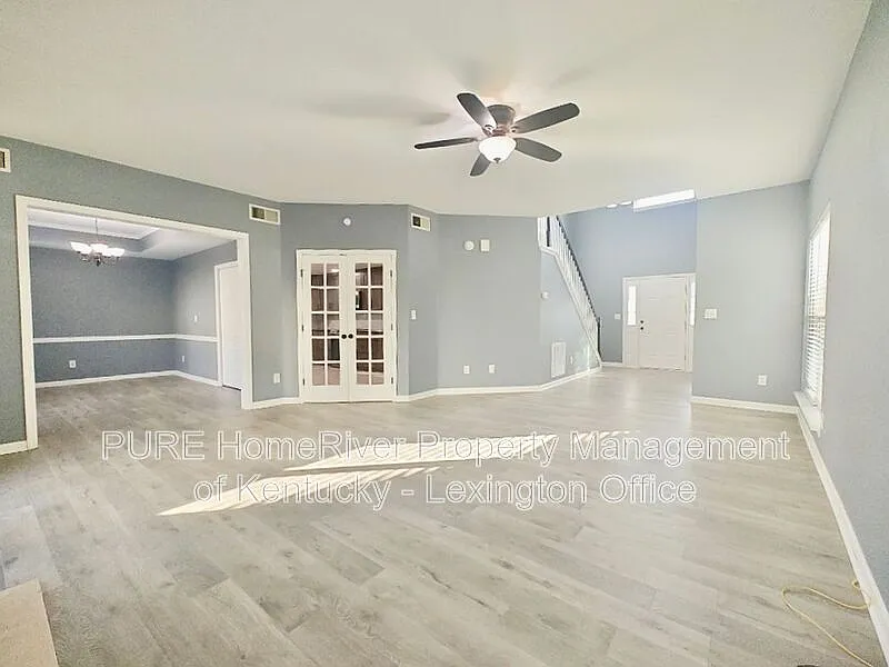 3 bed, 2.5 bath, 1950 sqft, $2,295 — Photo 4