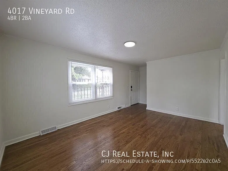 4 bed, 1189 sqft, $1,595 — Photo 2
