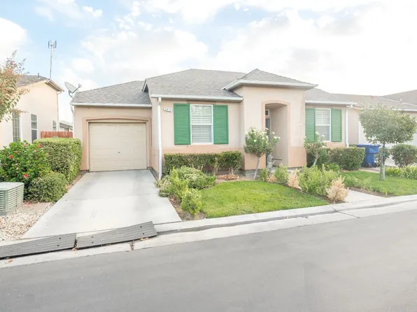 3676 W Cottonwood Ln, Fresno, CA 93711