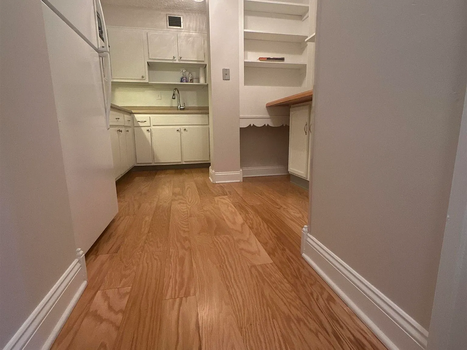 3 bed, 2.0 bath, 1308 sqft, $1,500 — Photo 2
