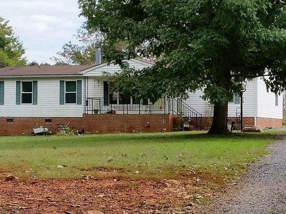 3rd image of 1090 Waverly Dr