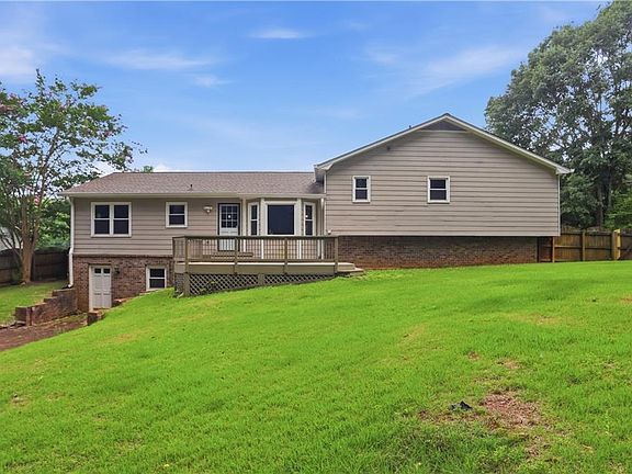 5th image of 3839 Cotswold Dr SW