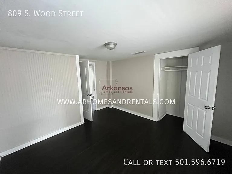809 S Wood St — Photo 10