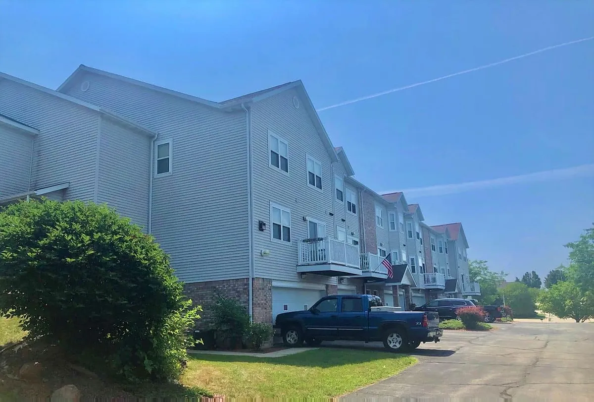 Building Photo - 311 Meadow View Rd #333