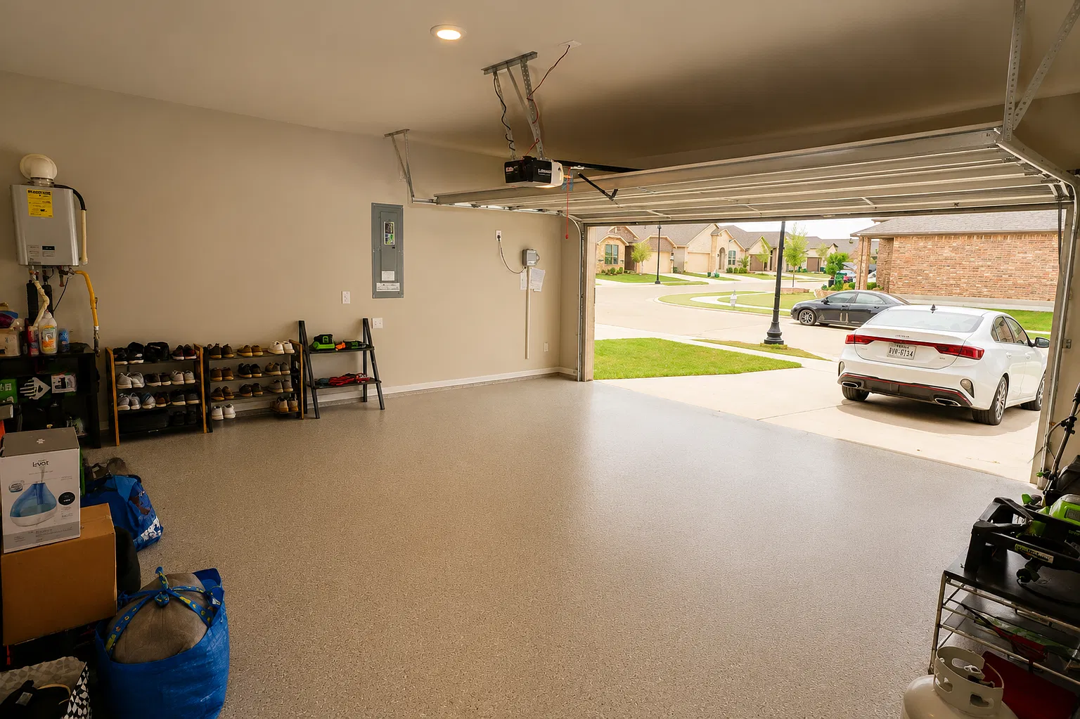 5 bed, 2111 sqft, $2,650 — Photo 4