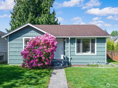 7929 17th Avenue SW, Seattle, WA, 98106