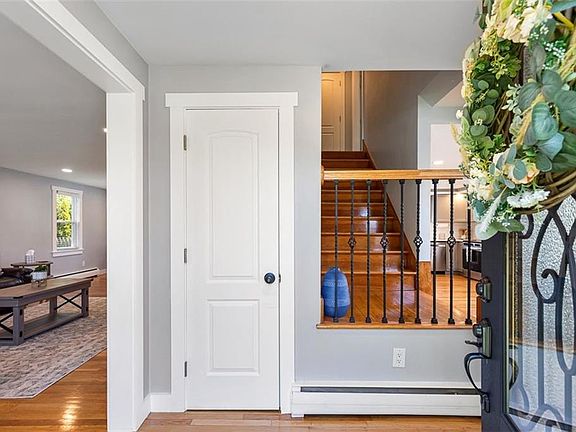 5th image of 12 Highview Ave