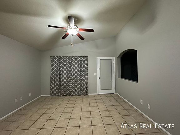 5th image of 877 W Cedar Tree Dr
