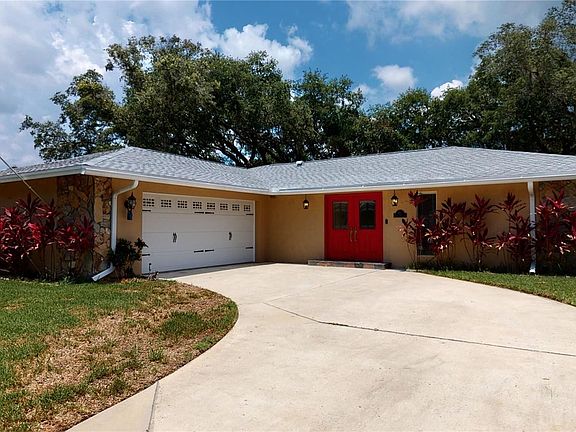 2nd image of 952 Winding Oaks Dr