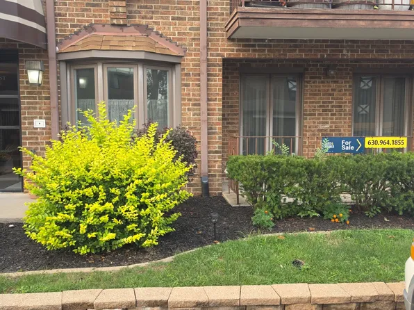 13547 Lamon Ave APT 402, Crestwood, IL 60418