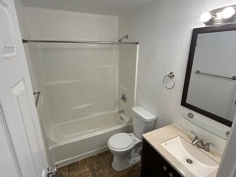 1015 5th Ave SW #14 — Photo 9