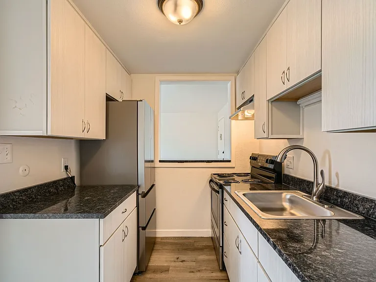 3377 S Clarkson St — Photo 8