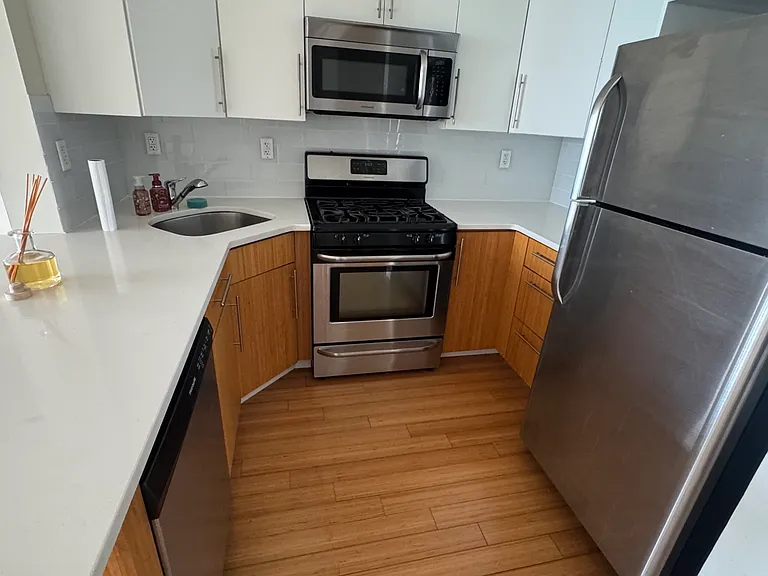 224 Richmond Ter #8B — Photo 4