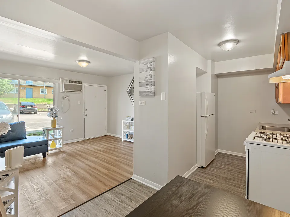 Blue Station Apartments