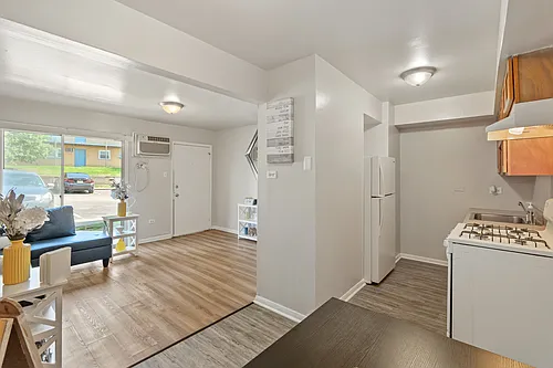 Blue Station Apartments Photo 1