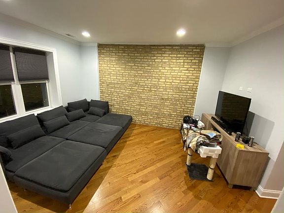 2nd image of 3210 W Berwyn Ave APT 3E