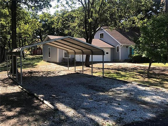 2nd image of 2524 Forest Hill Dr