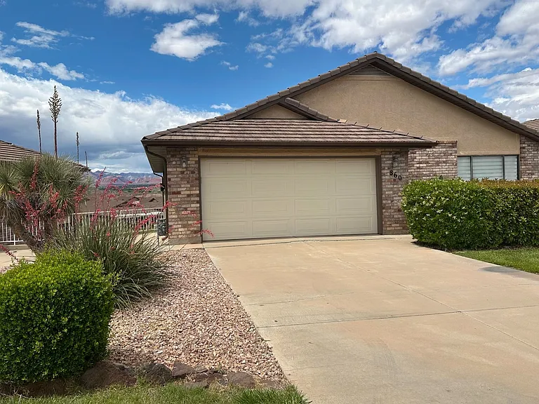 860 W Hampton Rd — Photo 38