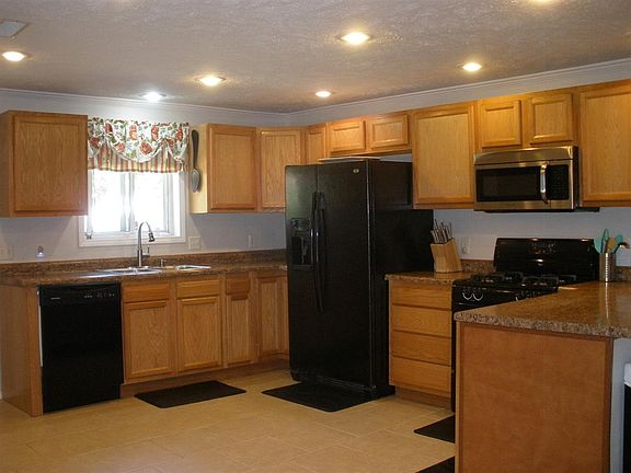 5th image of 204 N Smith St