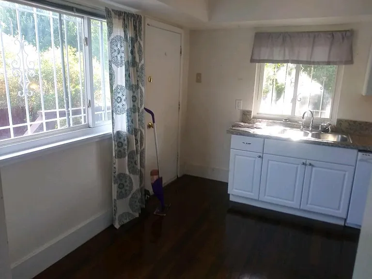 1233 Ralston St — Photo 4