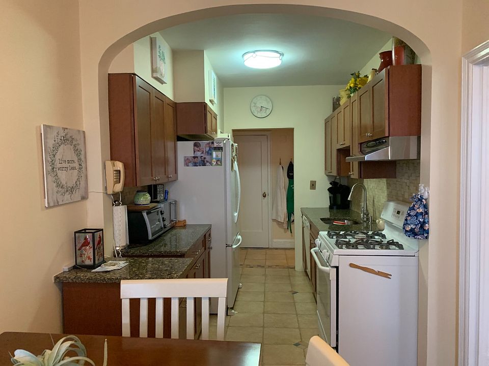 1st image of 20 William St APT 5D
